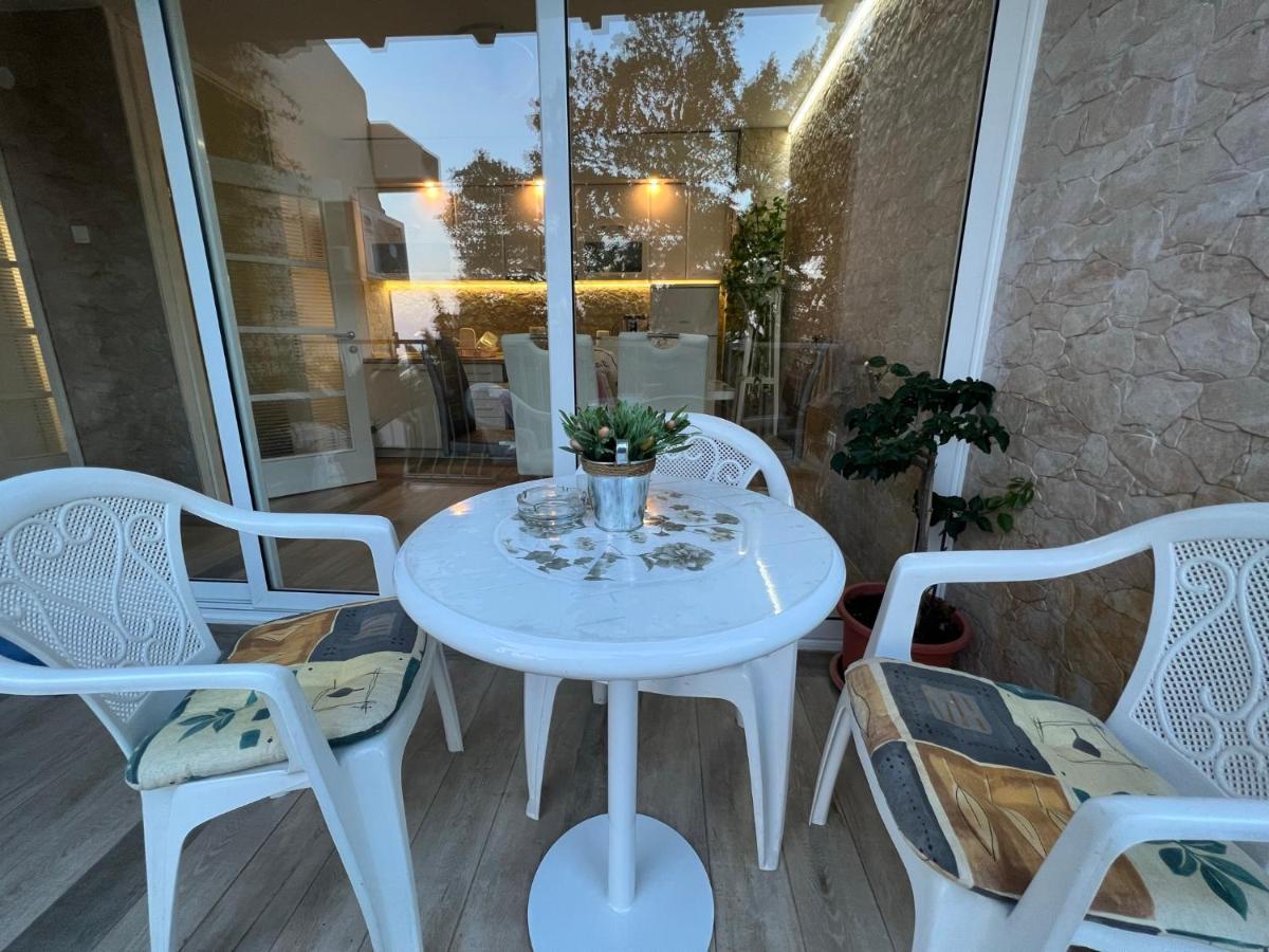 Seahaven Apartment Petrovac ภายนอก รูปภาพ