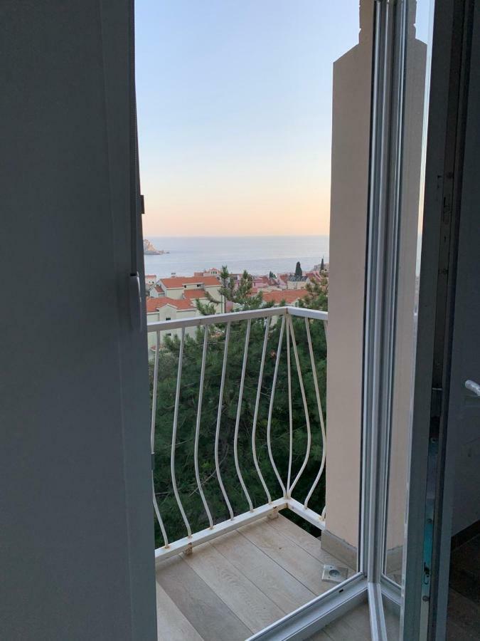 Seahaven Apartment Petrovac ภายนอก รูปภาพ