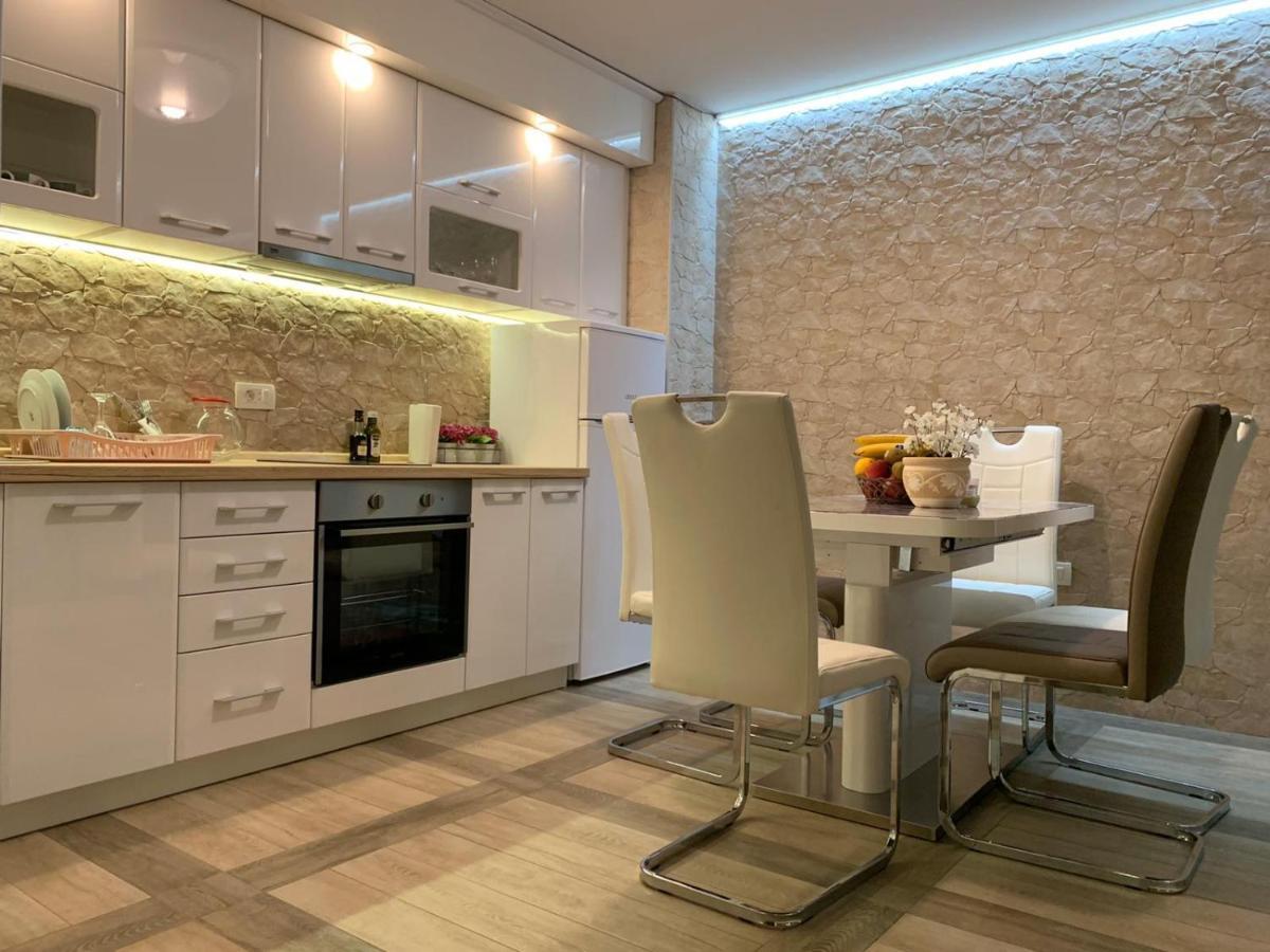 Seahaven Apartment Petrovac ภายนอก รูปภาพ